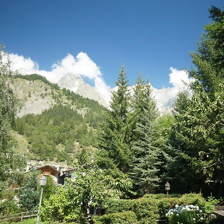 Hotel Aiguille Noire Courmayeur Oda fotoğraf