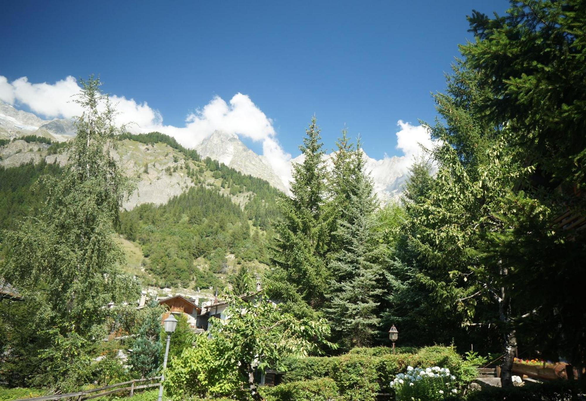 Hotel Aiguille Noire Courmayeur Oda fotoğraf